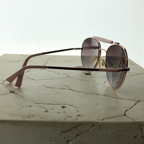 Oscar DeLa Renta Gold Aviator Frame With Pink Accent Thin Arm  Gray Tint - Picture 6 of 6